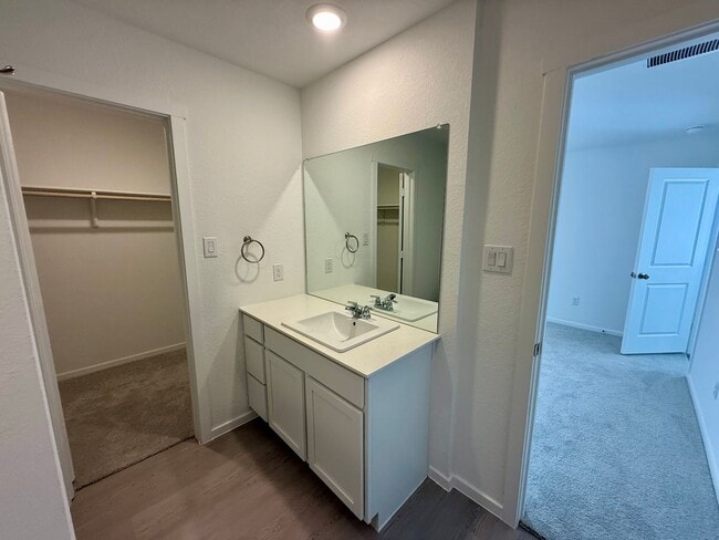 Building Photo - Brand NEW 4-bedroom, 2-bathroom home for l...
