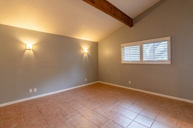 Building Photo - Charming 3 bed 2 bath Home in NW Austin!