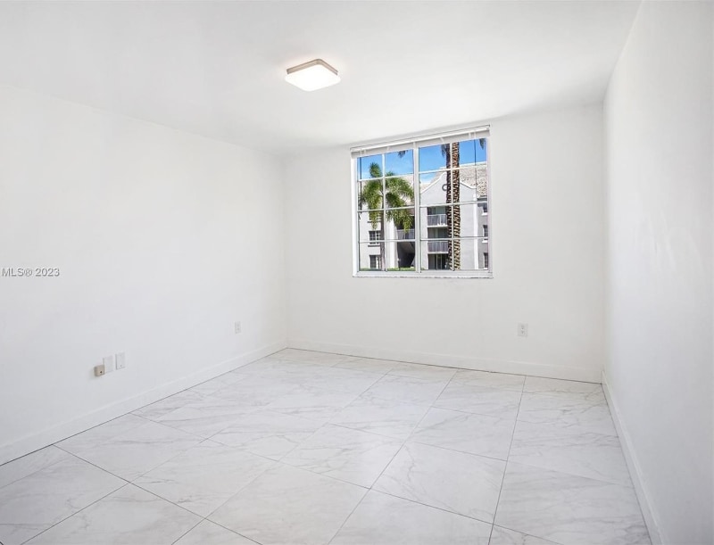 Building Photo - 777 SW 111th Way