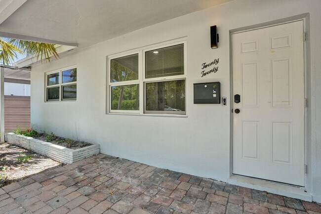 Building Photo - 2020 NE 15th Ave