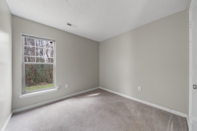 Building Photo - 2431 Hill St