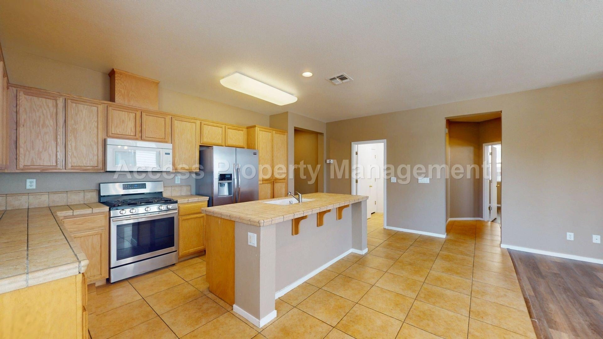 Building Photo - 1245 W Springer Dr
