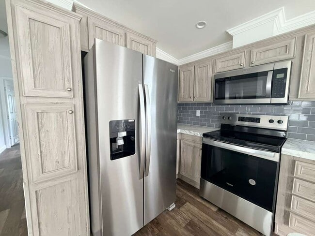 Building Photo - 5257 SW 32nd St