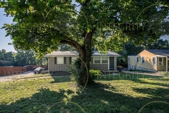 Building Photo - 4809 Farley Ave