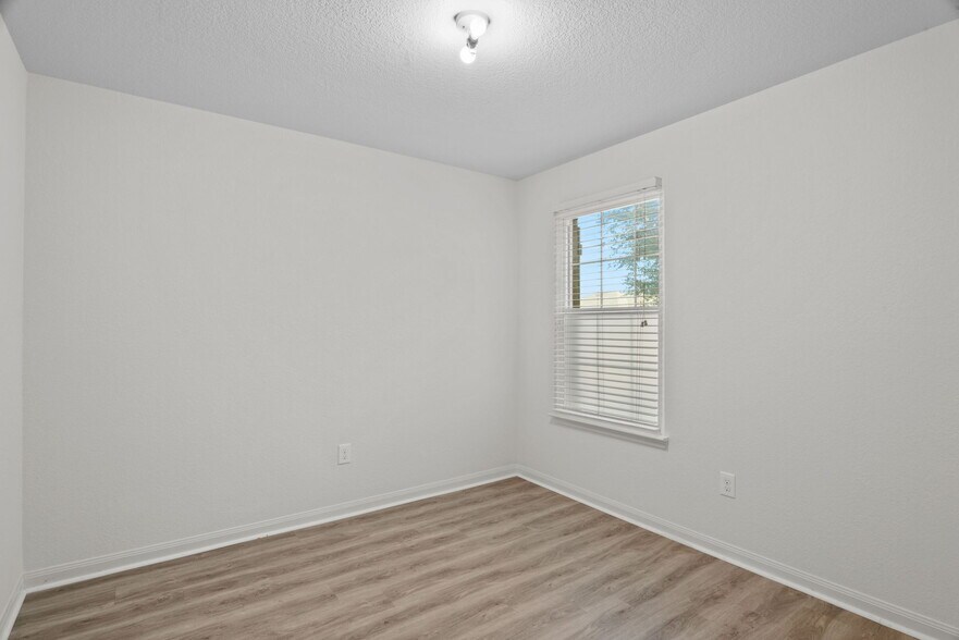 Building Photo - 5503 Chase Cyn