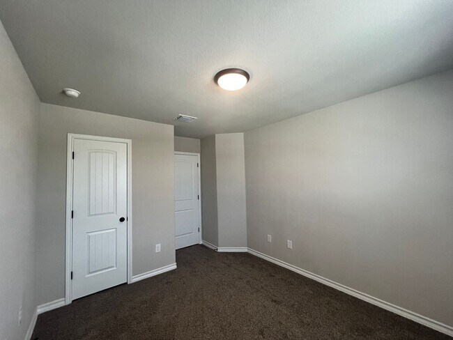 Building Photo - 6302 Luglio Ln