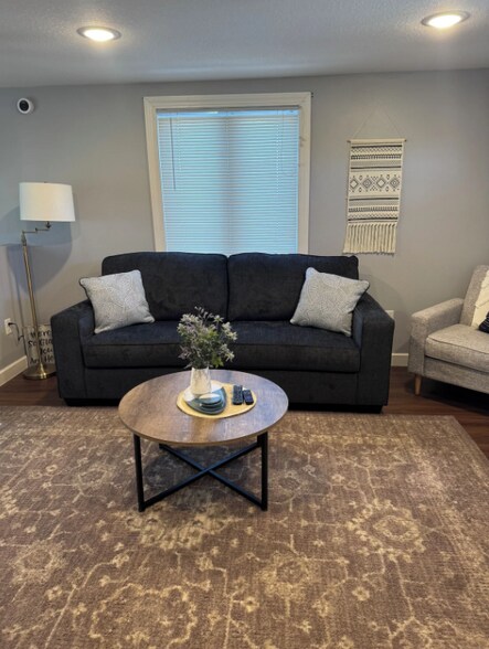 Building Photo - 1543 Little Norway Ave SE