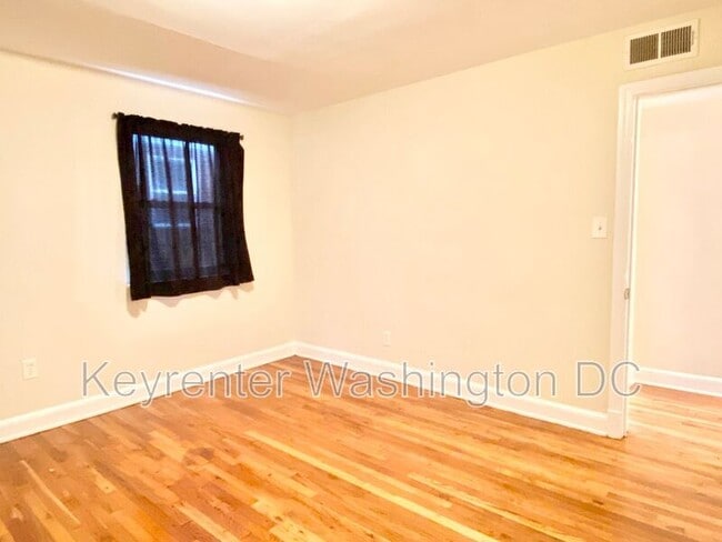 Building Photo - 4615 Central Ave NE