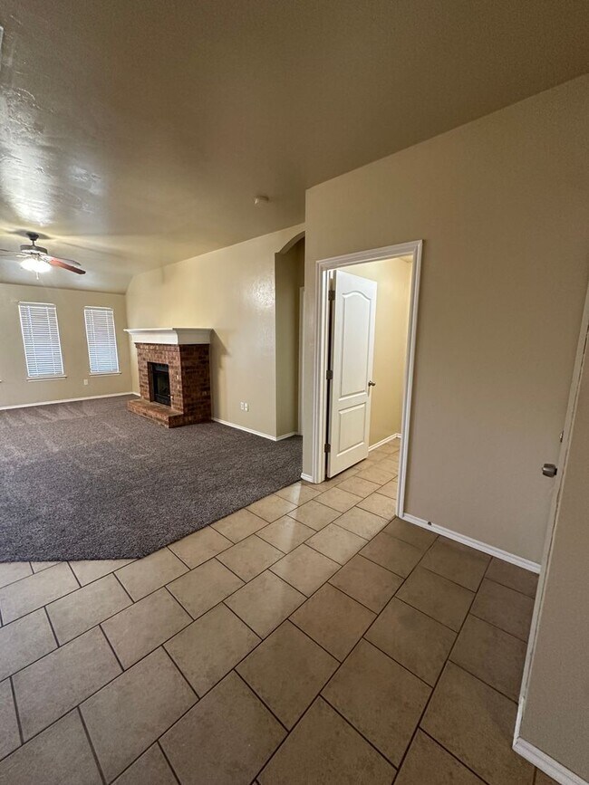 Building Photo - 4516 SE 79th St