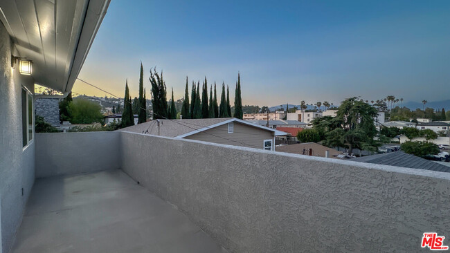 Building Photo - 2749 Griffith Park Blvd