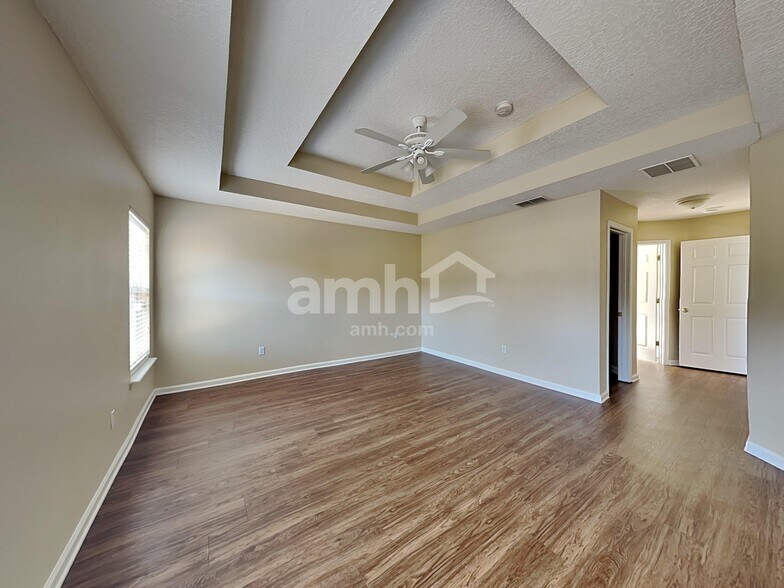 Building Photo - 2559 Coachman Lakes Dr