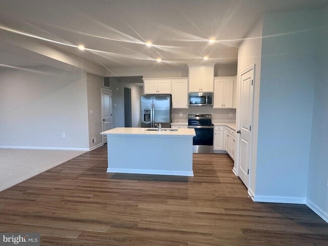 Building Photo - 37 Taft Ave