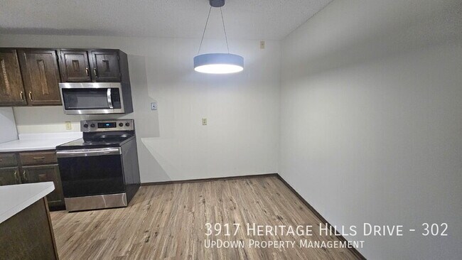 Building Photo - 3917 Heritage Hills Dr