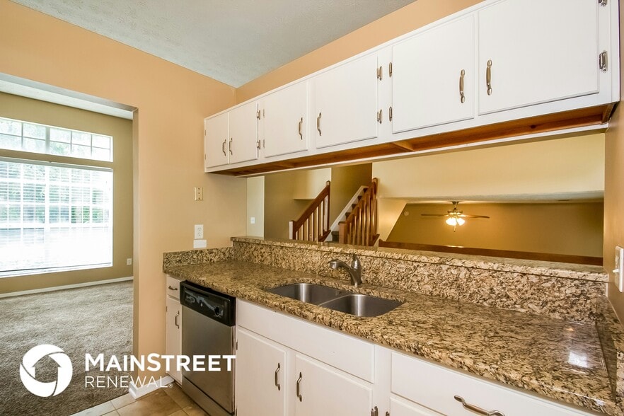 Building Photo - 6350 Laurel Post Dr