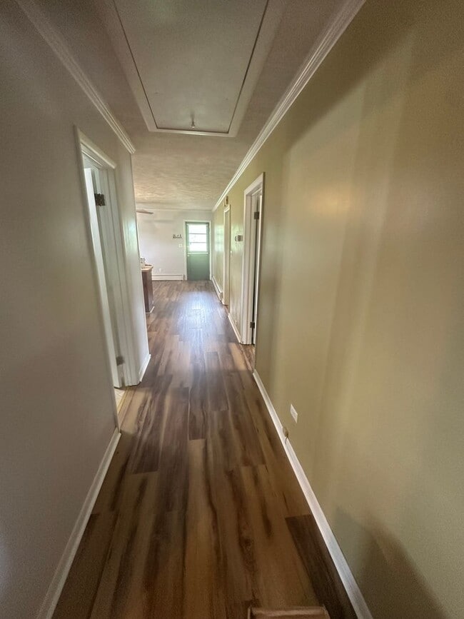 Building Photo - 3 BR 1.5 Bath brick rancher on 2 acres in Fairfield