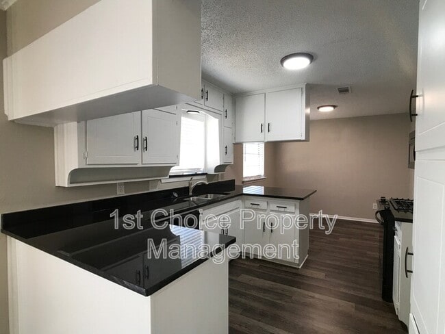 Building Photo - 6040 Blueridge Dr