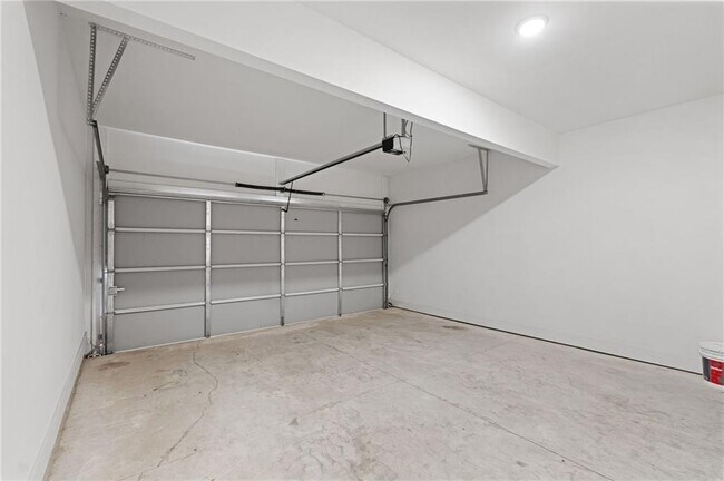 Building Photo - 2251 Mulsanne Dr