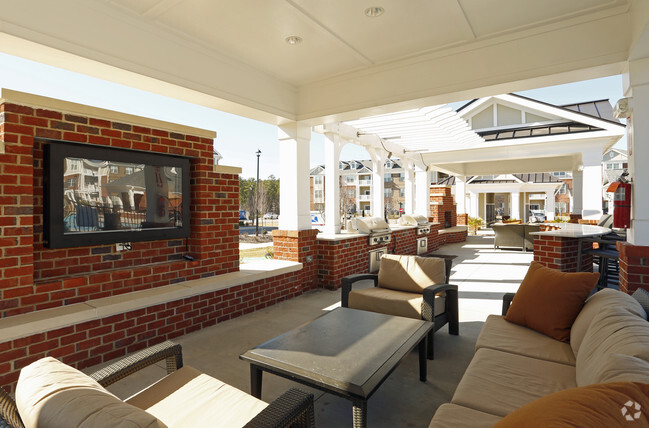 Building Photo - Clairmont at Brier Creek