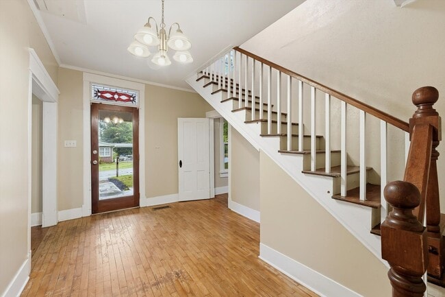 Building Photo - Athens 37303 - Charming 1902 Home Available Now! 3 Bedrooms, 2 Full Baths with a 1-Car Garage - C...