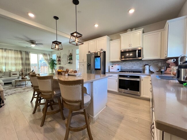 Building Photo - Beautiful 2 story home located in gated community of Wallis Ranch Dublin
