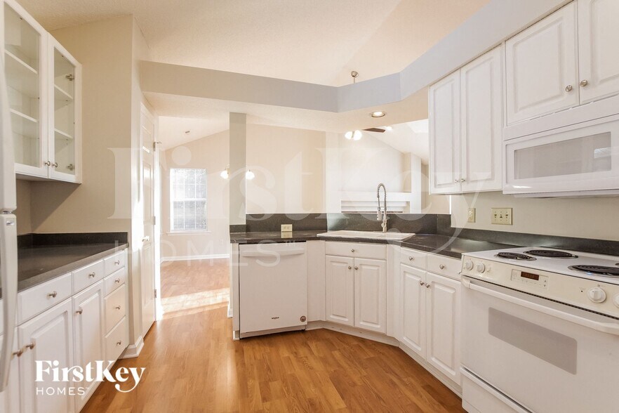 Building Photo - 6627 Flat Creek Dr