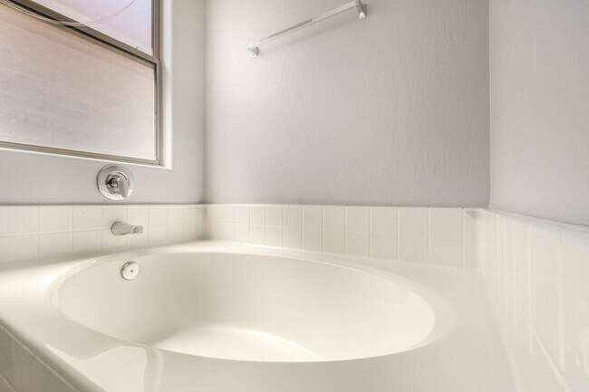 Building Photo - Awesome 3 bedroom / 2 bath in Cordova Estates - 83rd Ave & Buckeye Rd