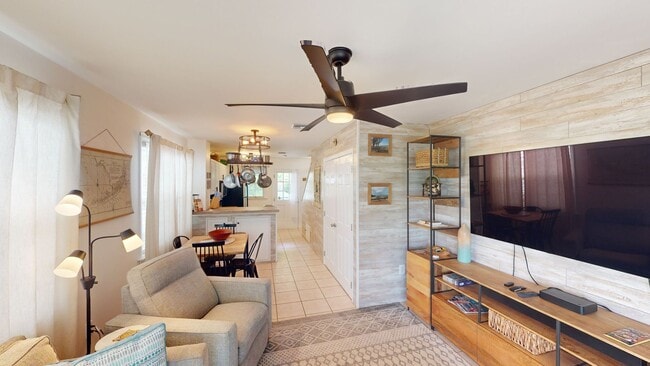 Building Photo - $3,700/mo - Furnished 2-Bed/1.5-Bath Townh...