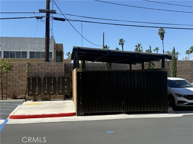 Building Photo - 243 S Sand Palm Dr