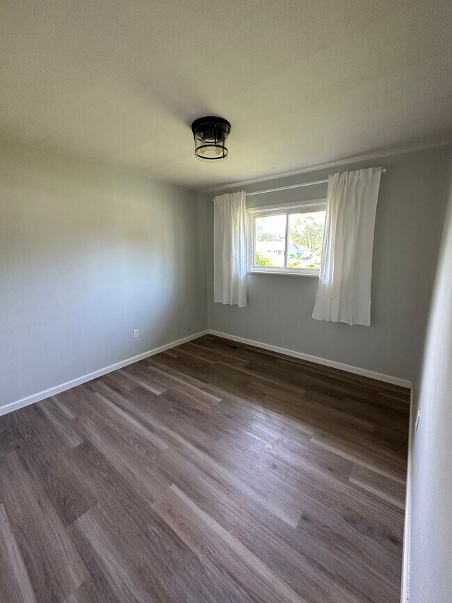 Building Photo - 201 Sherwood Dr