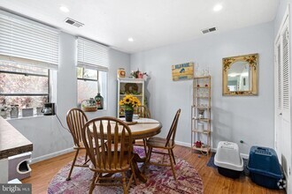 Building Photo - 403 Catharine St