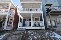 Building Photo - 2-Bed, 1-Bath Unit Minutes from Downtown R...