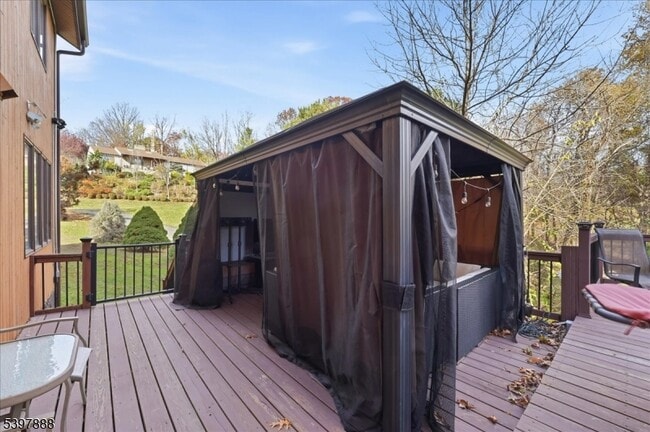 Building Photo - 1605 Justin Pl