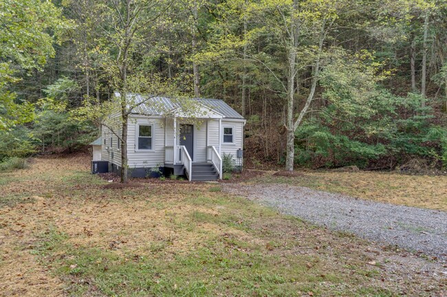 Building Photo - Very Private, Quiet 1BR Cottage on 5 acres...