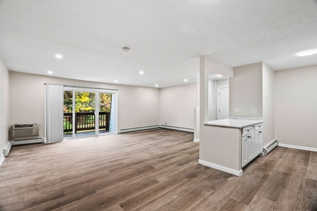 Building Photo - Newly Renovated 2 Bedroom in the Heart of Cranston