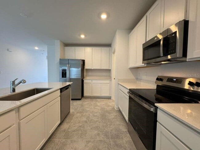 Building Photo - 1618 Reservoir Pl