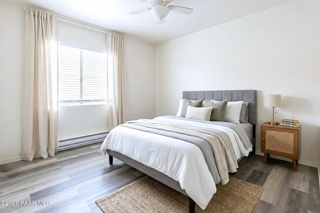 Building Photo - 3055 N Corrine Dr