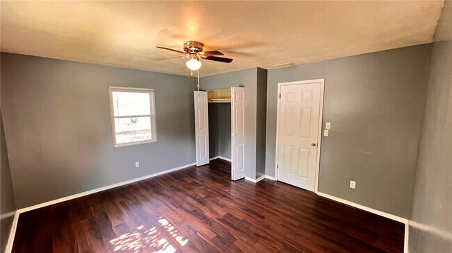 Building Photo - 1073 Leeward Dr