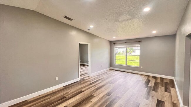 Building Photo - 1184 Calanda Ave