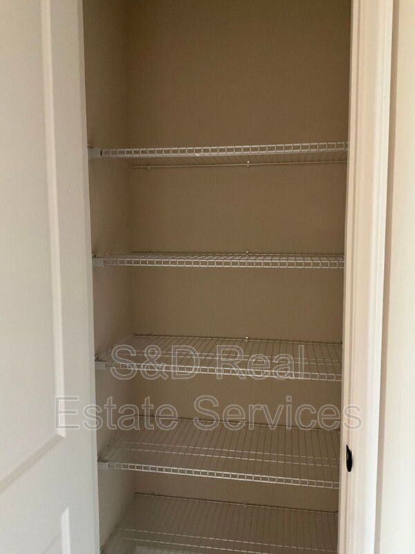 Building Photo - 807 Ballantyne Dr