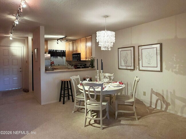 Building Photo - 11 Arbor Club Dr