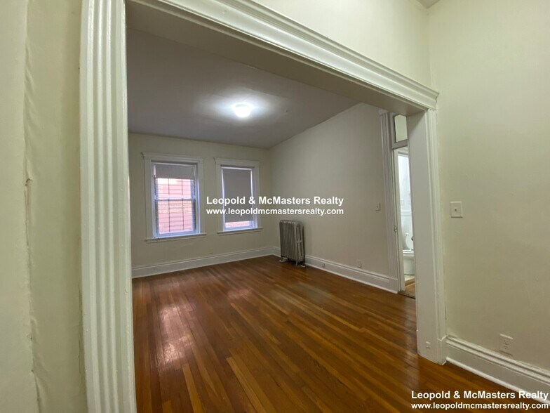 Building Photo - 33 Walbridge St