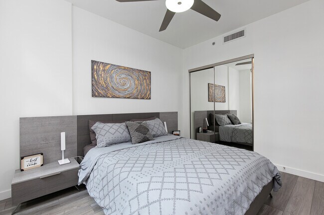 Building Photo - 1431 Pacific Hwy