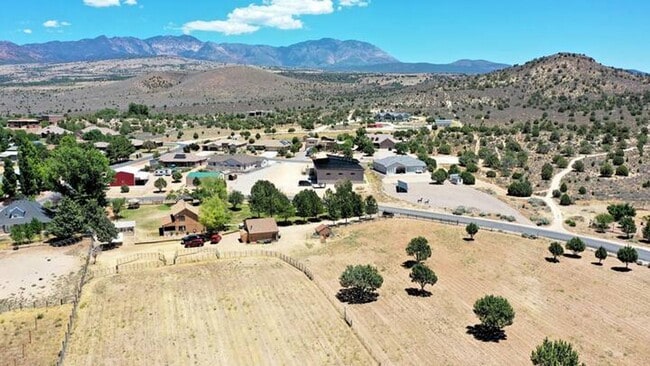 Building Photo - Horsemans Property