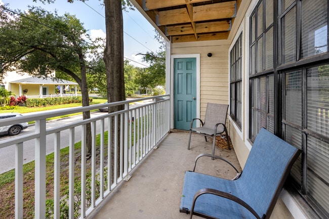 Building Photo - 1000 W Horatio St