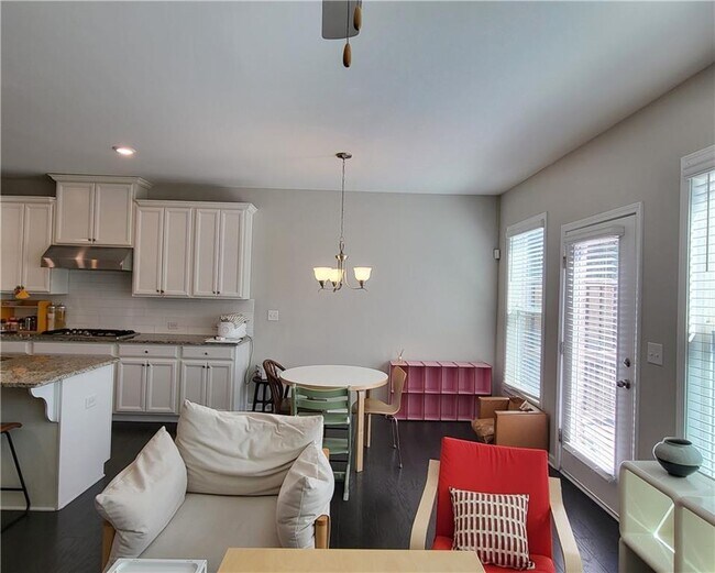 Building Photo - 871 Sunset Park Dr