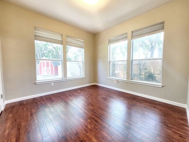 Building Photo - 1617 Sunterro-