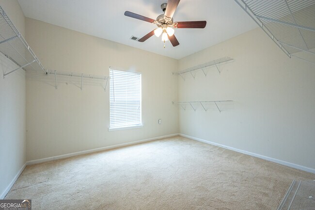 Building Photo - 1675 Great Heron Cove