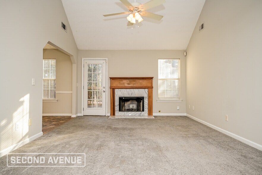 Building Photo - 75 Lark Rd