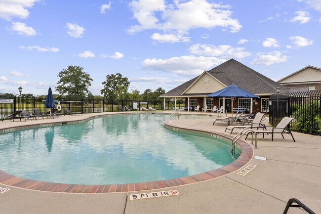Building Photo - Now available, freshly painted with a community pool!