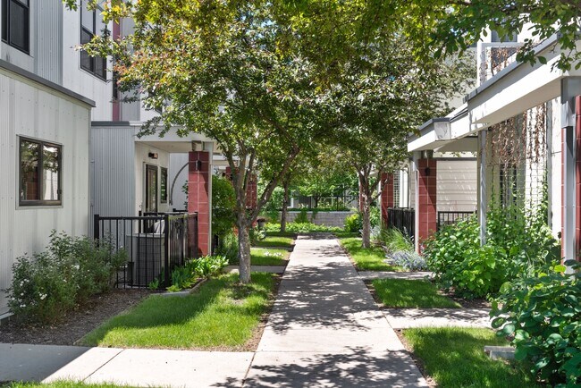 Building Photo - 2818 Aldrich Ave S